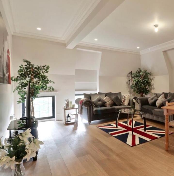 The Ridgeway, Mill Hill